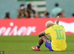 九游体育-梅西伯纳乌晒球衣比赛原版回放