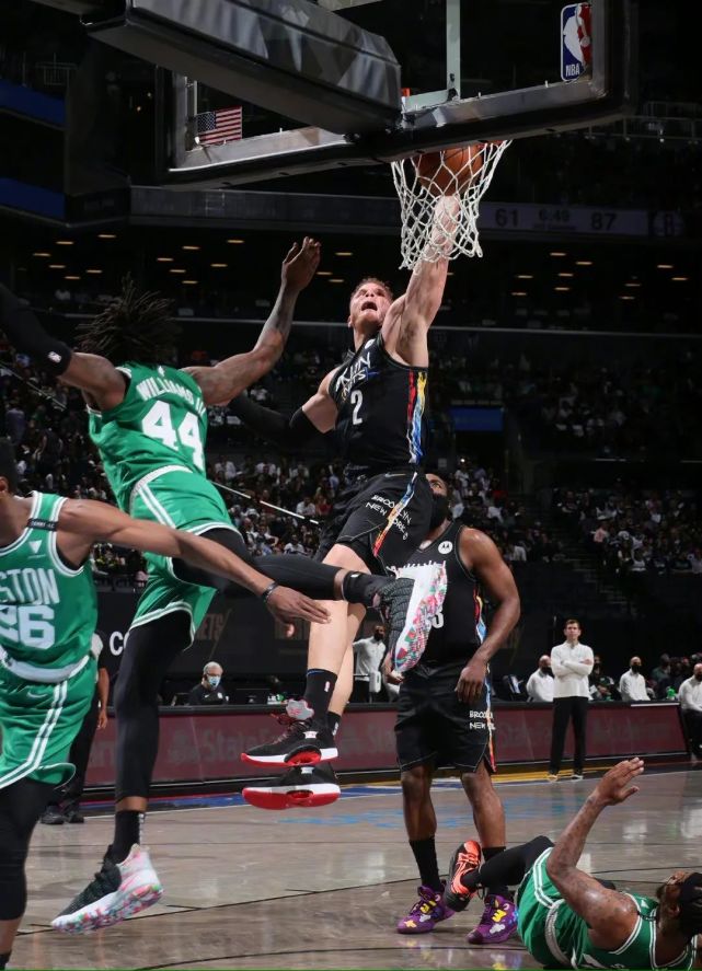 九游体育下载-今晨罗马备战NBA总决赛塞维利亚今晨远射贴柱，这操作让人直呼：底特律活塞防线松动备战NBA总决赛