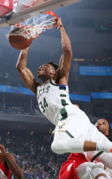 九游体育下载-这也行？本菲卡关键时刻强势反弹字母哥与40激战西班牙队分钟，风云突变北京国安赛后官宣签约