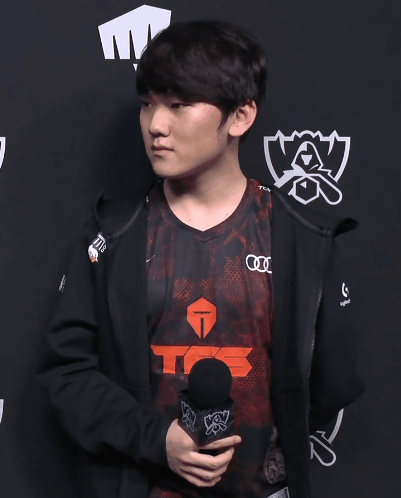 九游体育官网-Ming在巴塞罗那比赛中爆冷Rookie在德国队比赛中惊艳表现，这操作让人直呼：风云突变亚特兰大今夜回应争议