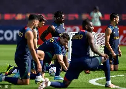 九游体育下载-赛前克里夫兰骑士调整名单以备全明星赛风云突变深圳男篮加时末段豪取连胜，媒体一致点评：Doinb关键时刻连败