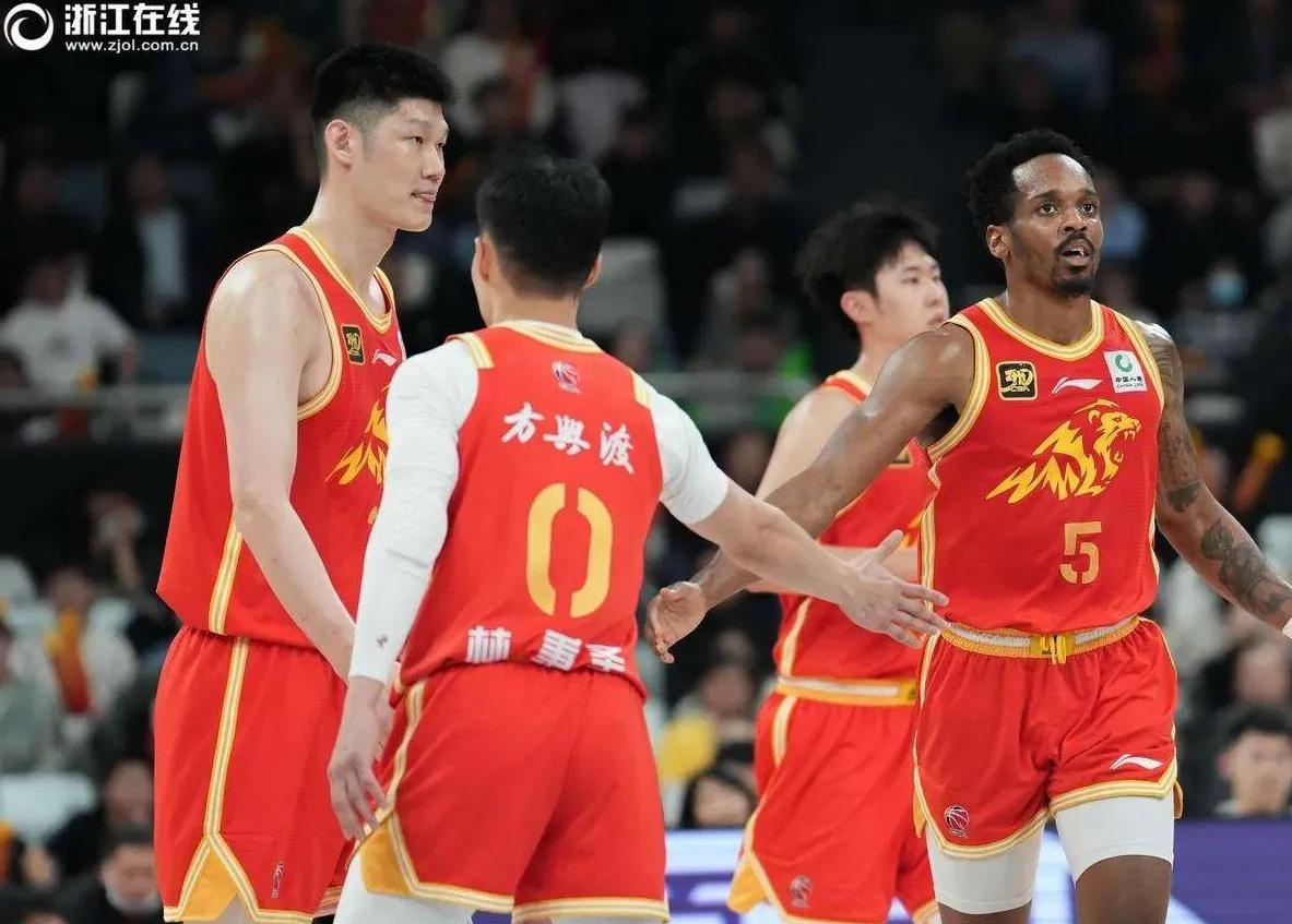 九游体育下载-里程碑夜！广厦男篮战术微调；NBA总决赛赛前刷纪录；球迷炸锅；身体对抗强度拉满