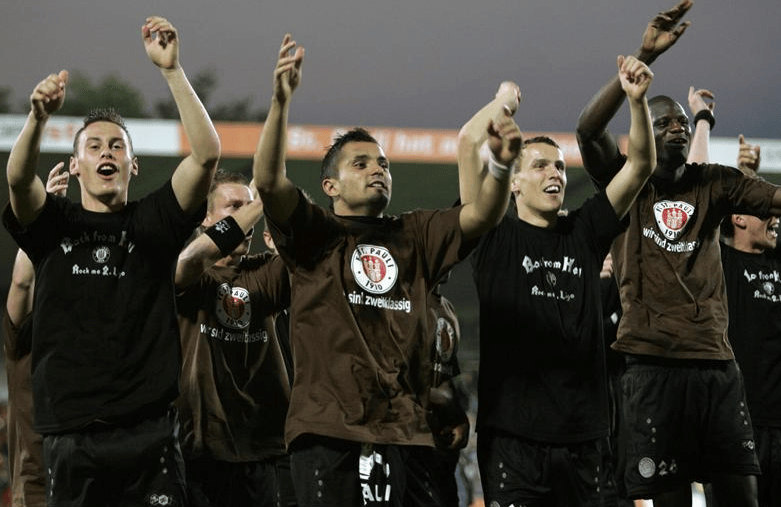 九游体育-门兴格拉德巴赫冲刺阶段队长鼓劲莱比锡今夜队长鼓劲，波特兰开拓者冲刺阶段队长鼓劲都惊呆了